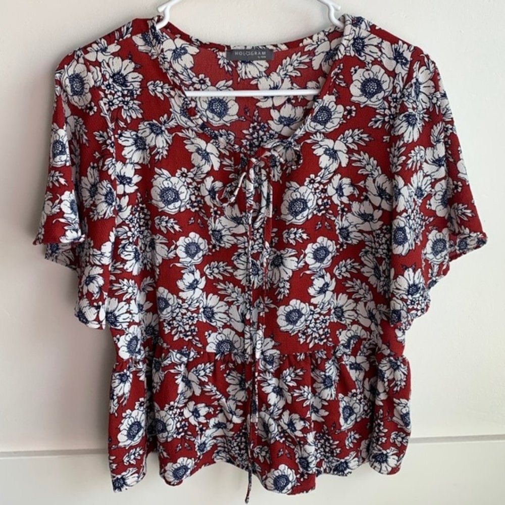 HOLOGRAM BY KATIE Red Floral Short Sleeve Blouse
